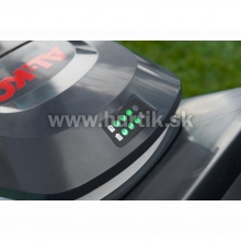 Aku kosačka 38.2 Li Easy, 2 in ONE, bez pohonu / BOSCH FLEX [18V, 2x aku 4,0Ah, dvojnabíjačka, krabica]