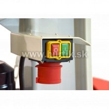 Štiepačka dreva VARI 11t na 400V / 11 ton, max. dĺžka polena 1.040mm, max. priemer kmeňa 300mm